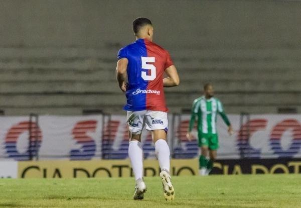 Paran - 1 gol: Jhony Douglas (1)
