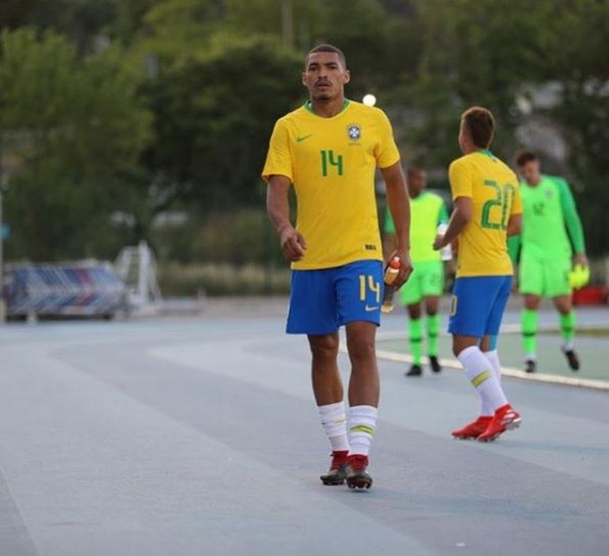 O ano  2019 e a competio  o torneio de Toulon, na Frana, preparatria para os jogos olmpicos de 2020. Adryelson fica apenas na pr-convocao do time sub-23 comandado por Andr Jardine. No entanto, com a leso de Luiz Felipe, da Lazio-ITA, o zagueiro foi chamado para integrar o grupo que acabaria campeo.