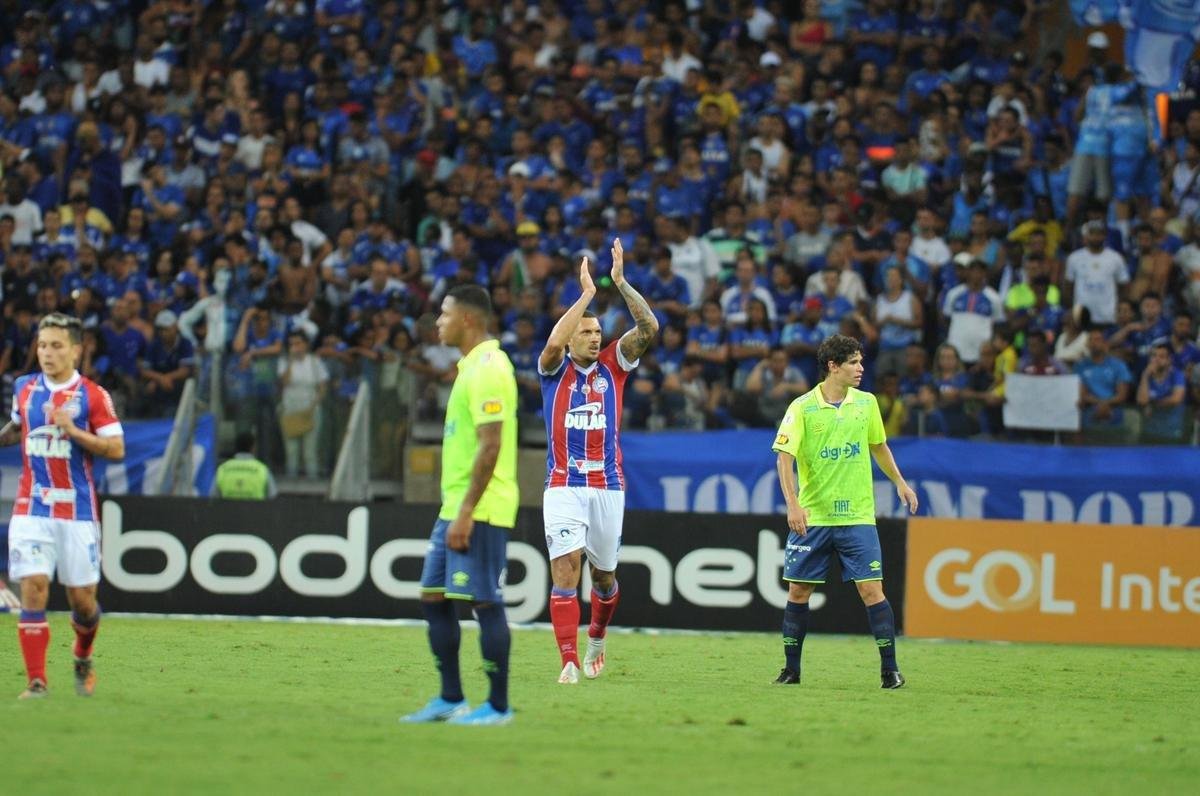 Cruzeiro estreou terceiro uniforme, o ltimo produzido pela Umbro