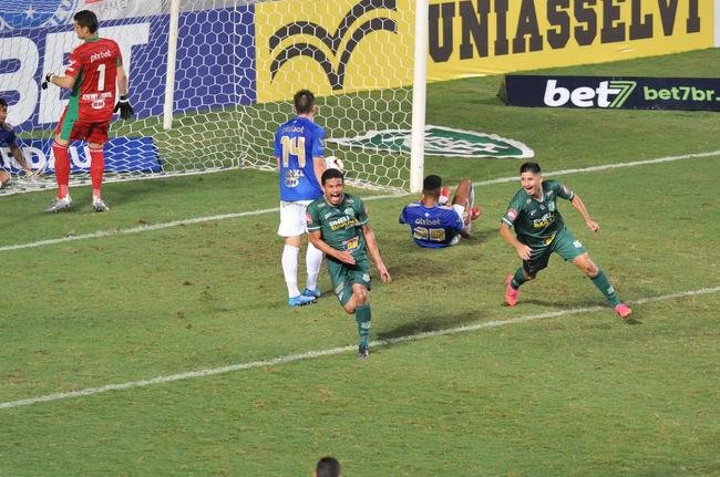 Nailson empatou o jogo para o Uberlndia: 1 a 1