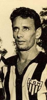 Haroldo - 331 jogos - Jogou no time profissional do Atltico durante toda a dcada de 1950, participando, inclusive, da excurso  Europa, mais conhecida como Campeonato do Gelo. Aps encerrar carreira, dedicou-se aos estudos da medicina e retornou ao clube alvinegro, em 1967, como mdico da equipe