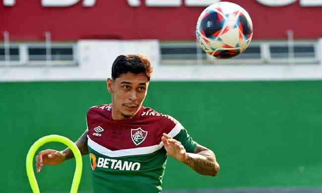 Vitor Mendes tem situao indefinida no Fluminense, que aguarda por mercado da bola
