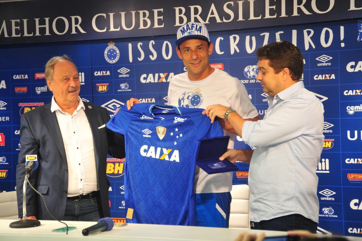 Dono de timos nmeros em sua primeira passagem pelo Cruzeiro - 56 gols em 71 jogos -, Fred foi contratado em dezembro de 2017, aps rescindir com o Atltico. Em 2018, o jogador sofreu grave leso no joelho direito que o fez perder grande parte da temporada. Em 2019, comeou bem o ano ao ser artilheiro do Mineiro, com 12 gols, porm caiu de produtividade no Brasileiro e amargou o rebaixamento  Srie B. Em 2020, o centroavante ajuizou ao contra o clube cobrando mais de R$ 90 milhes entre salrios, verbas trabalhistas e premiaes em atraso, bem como uma clusula compensatria de R$ 50 milhes prevista em contrato.
