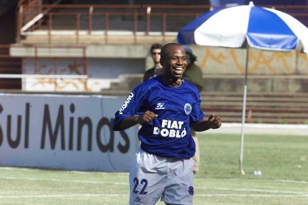 Atacante Edlson (Flamengo: 2000-2001, 2003-2004 / Cruzeiro: 2002): 117 jogos por Flamengo (51 gols) e 20 jogos por Cruzeiro (11 gols)