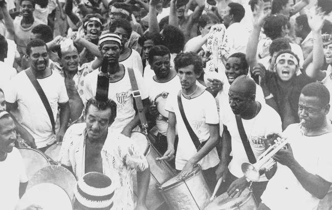 Festa em Belo Horizonte na chegada dos campees brasileiros de 1971. Jogadores, dirigentes e comisso tcnica do Atltico desfilaram em carro do Corpo de Bombeiros pelas ruas da capital mineira