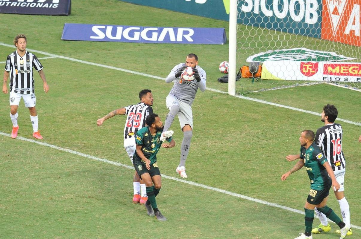 Fotos do jogo de ida da final do Campeonato Mineiro, entre Amrica e Atltico, no Independncia, em Belo Horizonte