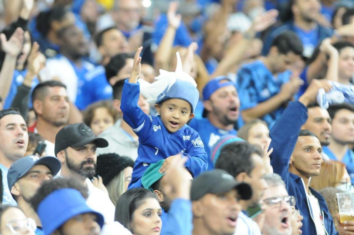 Torcedores do Cruzeiro no jogo com o Vila Nova, no Mineiro