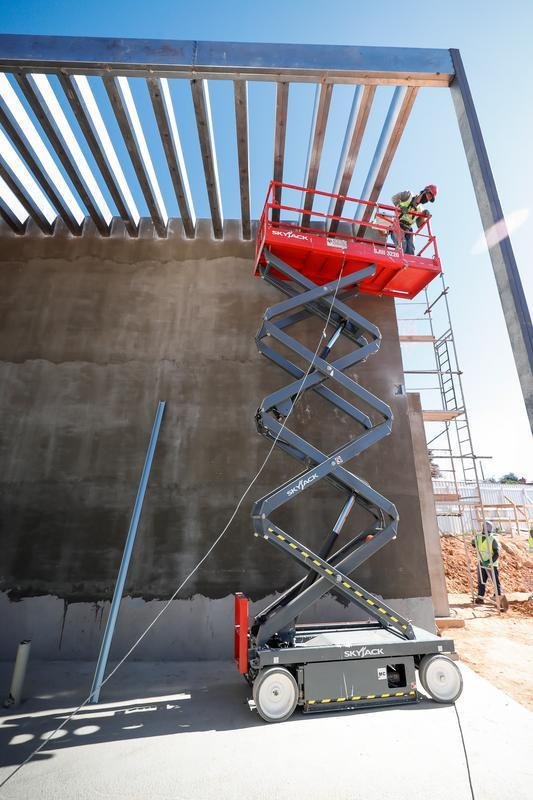 Ideia  mostrar a realidade das obras de construo do estdio do Galo
