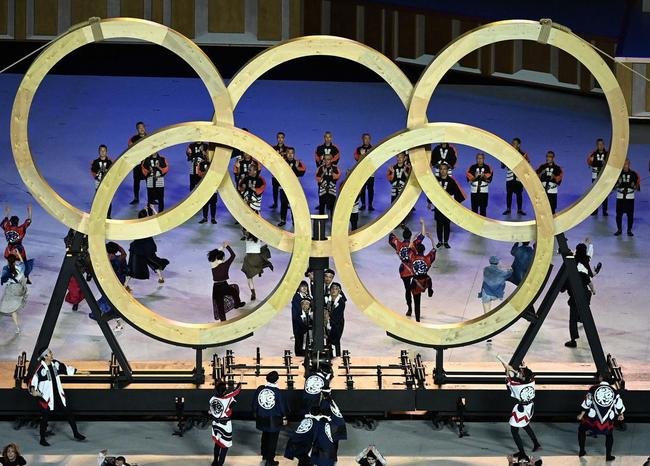 Imagens da cerimnia de abertura dos Jogos Olmpicos de 2020, no Estdio Olmpico de Tquio