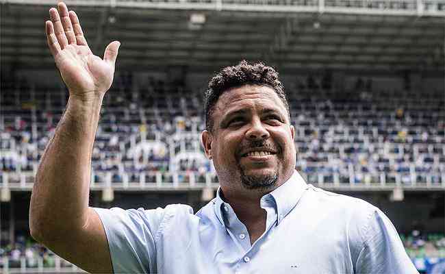 Ronaldo Fenmeno em jogo do Cruzeiro no Independncia
