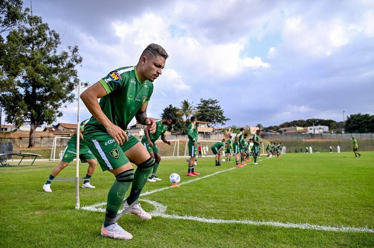 Mancini comandou primeiras atividades no Coelho nesta semana