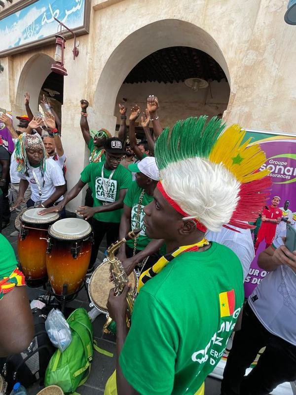 Torcidas da Copa do Mundo de 2022 tm se encontrado no Souq Waqif, tradicional mercado em Doha, no Catar.