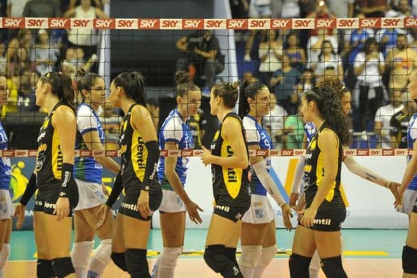 Minas x Praia: veja fotos da primeira partida da final