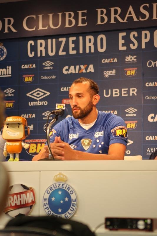 Atacante Barcos, o 'Pirata', vestiu a camisa 28 do Cruzeiro e falou sobre desejo de conquistar muitos ttulos