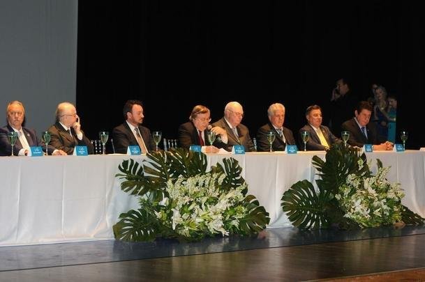 Posses do presidente do Cruzeiro, Wagner Pires de S, e do presidente do Conselho Deliberativo, Zez Perrella