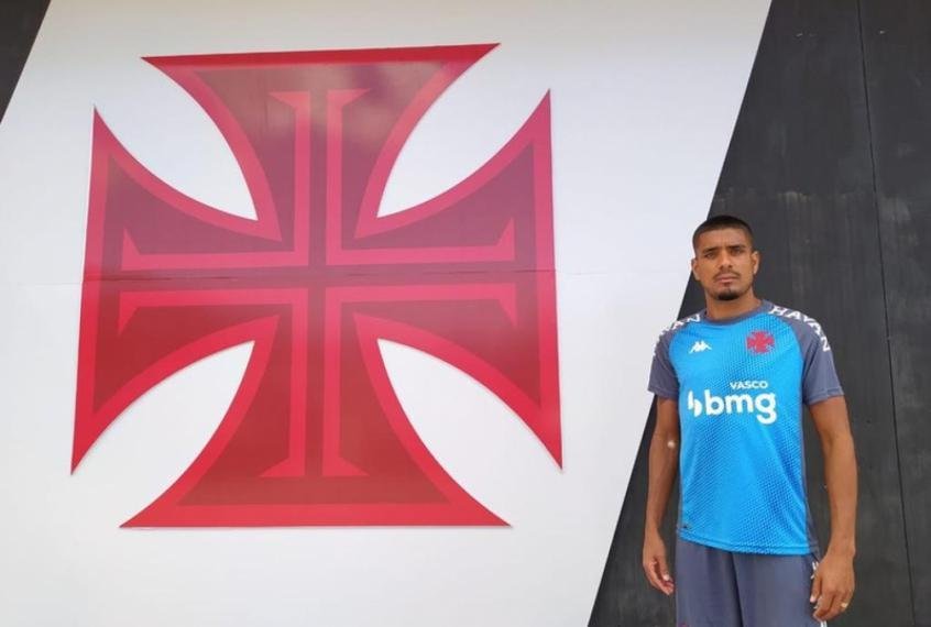 Léo Matos - lateral-direito foi contratado pelo Vasco junto ao PAOK, da Grécia