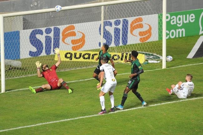 Fotos do jogo entre Amrica e Atltico