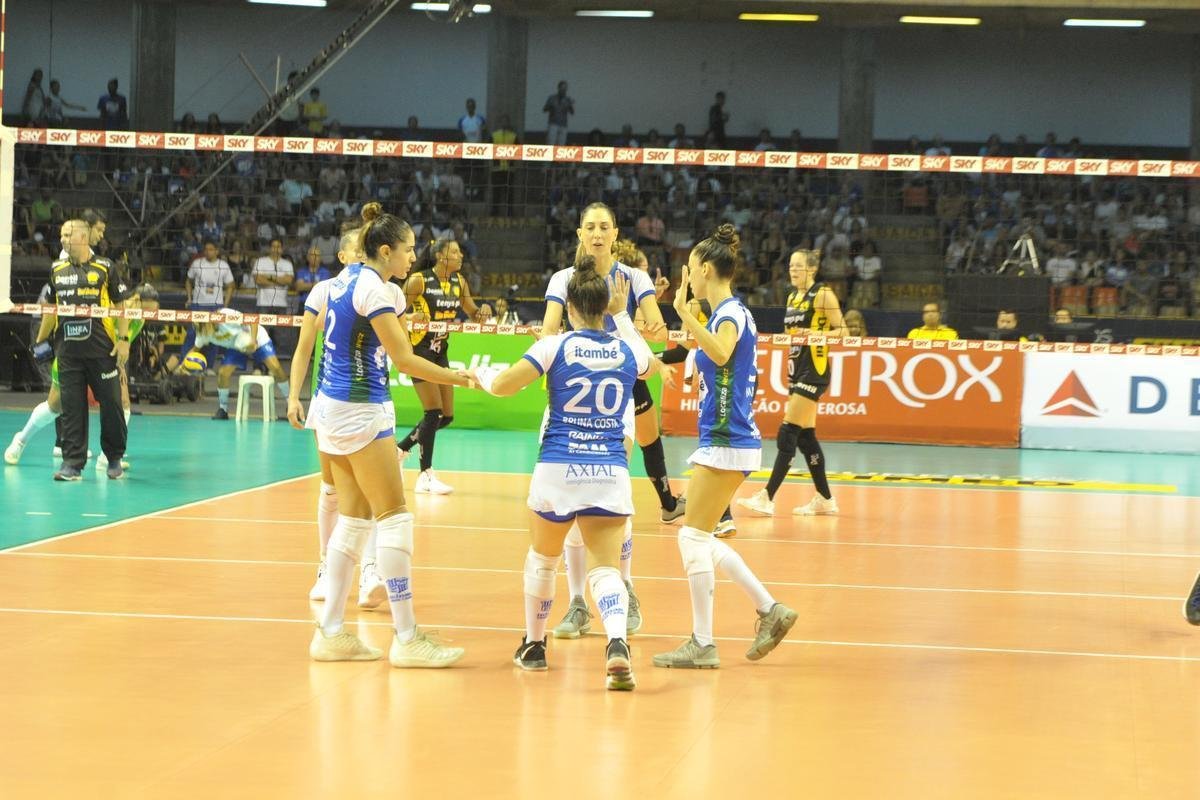 Minas x Praia: veja fotos da primeira partida da final