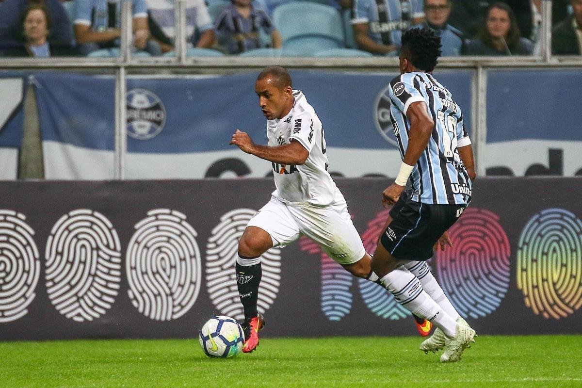 Grmio jogou melhor e conseguiu vitria por 2 a 0 sobre o Atltico na Arena, em Porto Alegre, pela 13 rodada do Campeonato Brasileiro