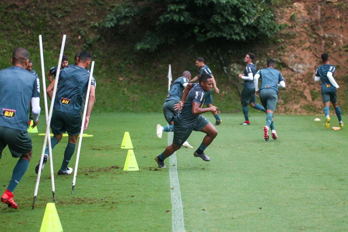 Atltico fez o ltimo treinamento antes da viagem a Montevidu, capital do Uruguai. Na quarta-feira, s 21h30, time enfrenta o Defensor pela terceira fase da Copa Libertadores