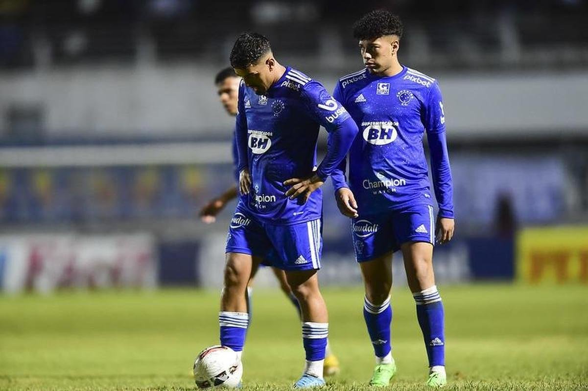 Ponte Preta x Cruzeiro: veja as fotos do jogo no Moiss Lucarelli, em Campinas, pela 32 rodada da Srie B do Campeonato Brasileiro