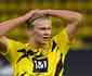 Haaland se irrita e 'atira' camisa em rival após tropeço do Dortmund