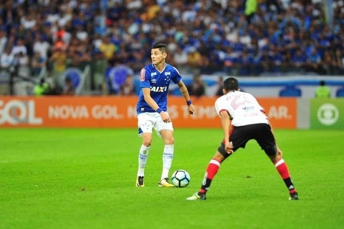 Imagens do jogo entre Cruzeiro e Flamengo, pela 14 rodada da Srie A, no Mineiro