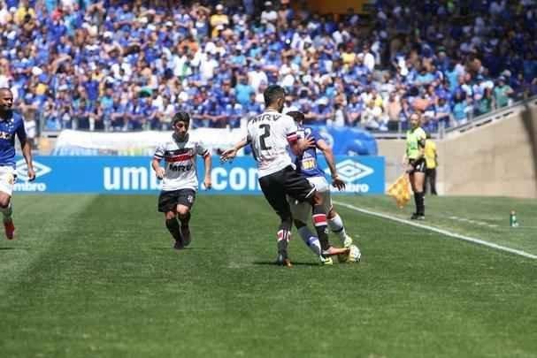 Imagens de Cruzeiro x Santa Cruz, pela 22 rodada do Brasileiro, no Mineiro