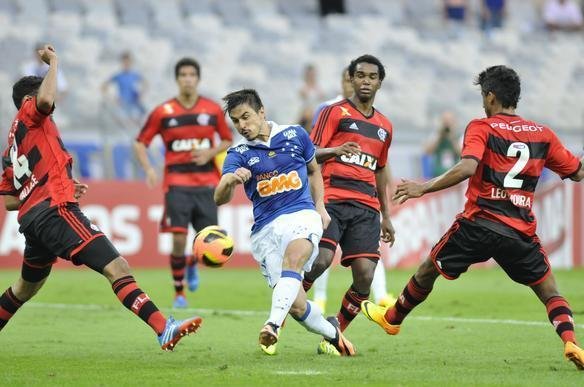 Galeria de fotos do jogo entre Cruzeiro e Flamengo, no Mineiro, pela 19 rodada do Brasileiro