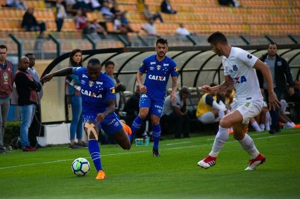 Fotos da vitória do Cruzeiro sobre o Santos, por 1 a 0, no Pacaembu, com gol de Bruno Silva
