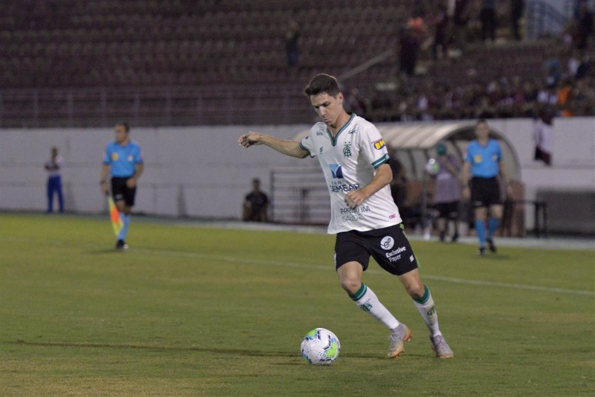 Amrica enfrentou o time paulista no estdio Fonte Luminosa