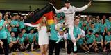Festa de Nico Rosberg com o ttulo indito na Frmula 1; feito veio com segundo lugar em Abu Dhabi