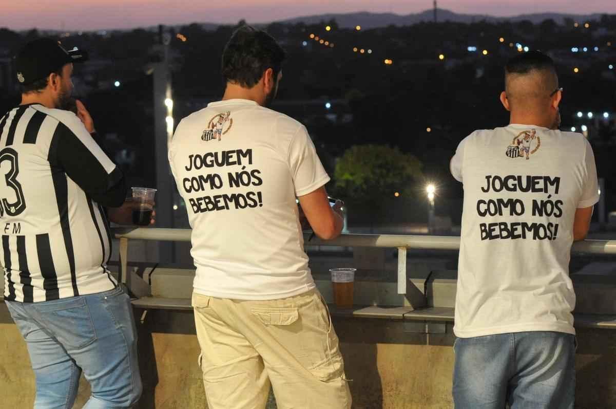 Imagens da torcida e da partida entre Cruzeiro e Santos, no Mineiro