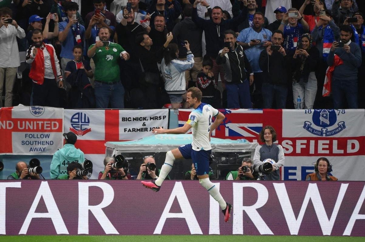 Fotos do duelo entre Inglaterra e Frana, pelas quartas de final da Copa do Mundo, no estdio Al Bayt, em Al Khor