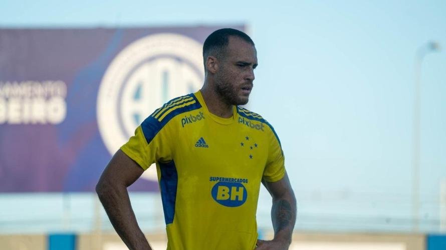 Imagens do último treino do Cruzeiro antes de enfrentar o Sergipe pela Copa do Brasil