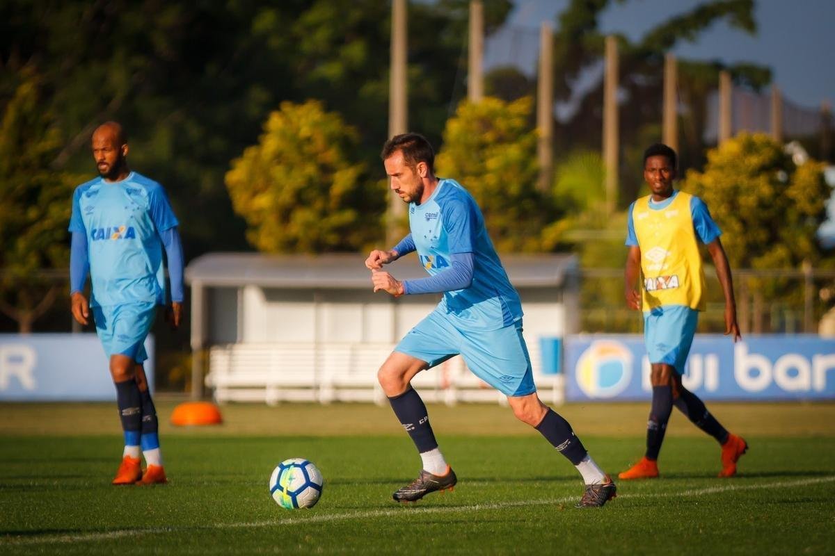 Imagens do treinamento do Cruzeiro s vsperas de duelo contra o Cear, pelo Brasileiro