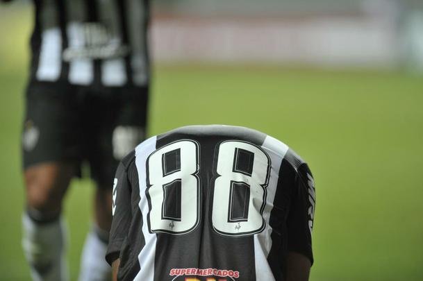 Veja fotos do jogo Atltico x URT