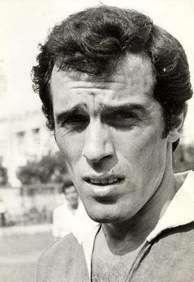 Roberto Saporiti teve uma passagem 'relâmpago' pelo Atlético em 1968. O atacante de Buenos Aires rodou pelo futebol argentino e passou pelo Racing Montevideo-URU antes de atuar no Galo. Em um jogo pelo time mineiro, não marcou gols. A aparição única foi na vitória alvinegra por 2 a 1 sobre o Bangu, no Mineirão.