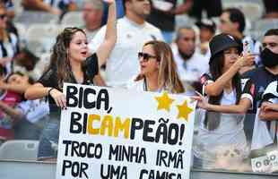 Festa da torcida do Atlético, no Mineirão, no jogo em que o time ergueu a taça de campeão brasileiro, diante do RB Bragantino