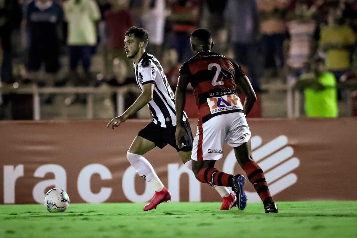 Atltico empatou com o Campinense e avanou na competio
