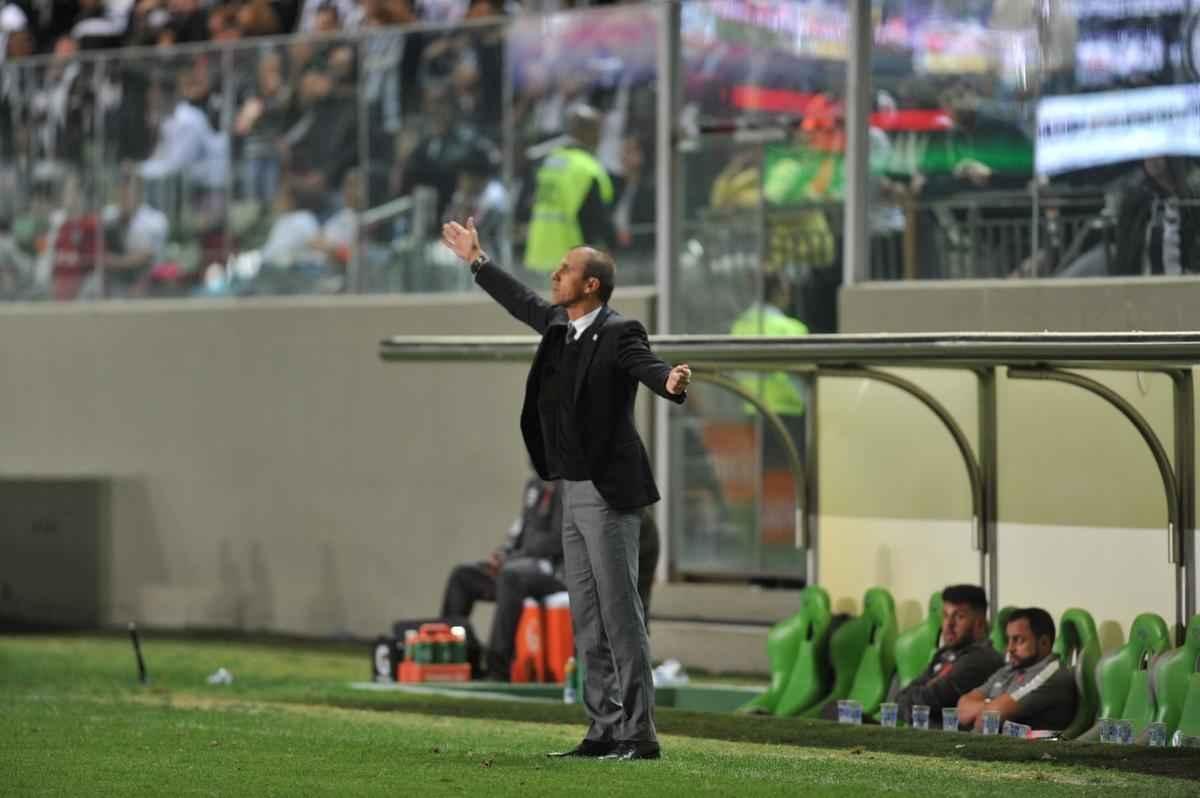 Imagens da partida entre Atltico e Vasco, no Independncia 