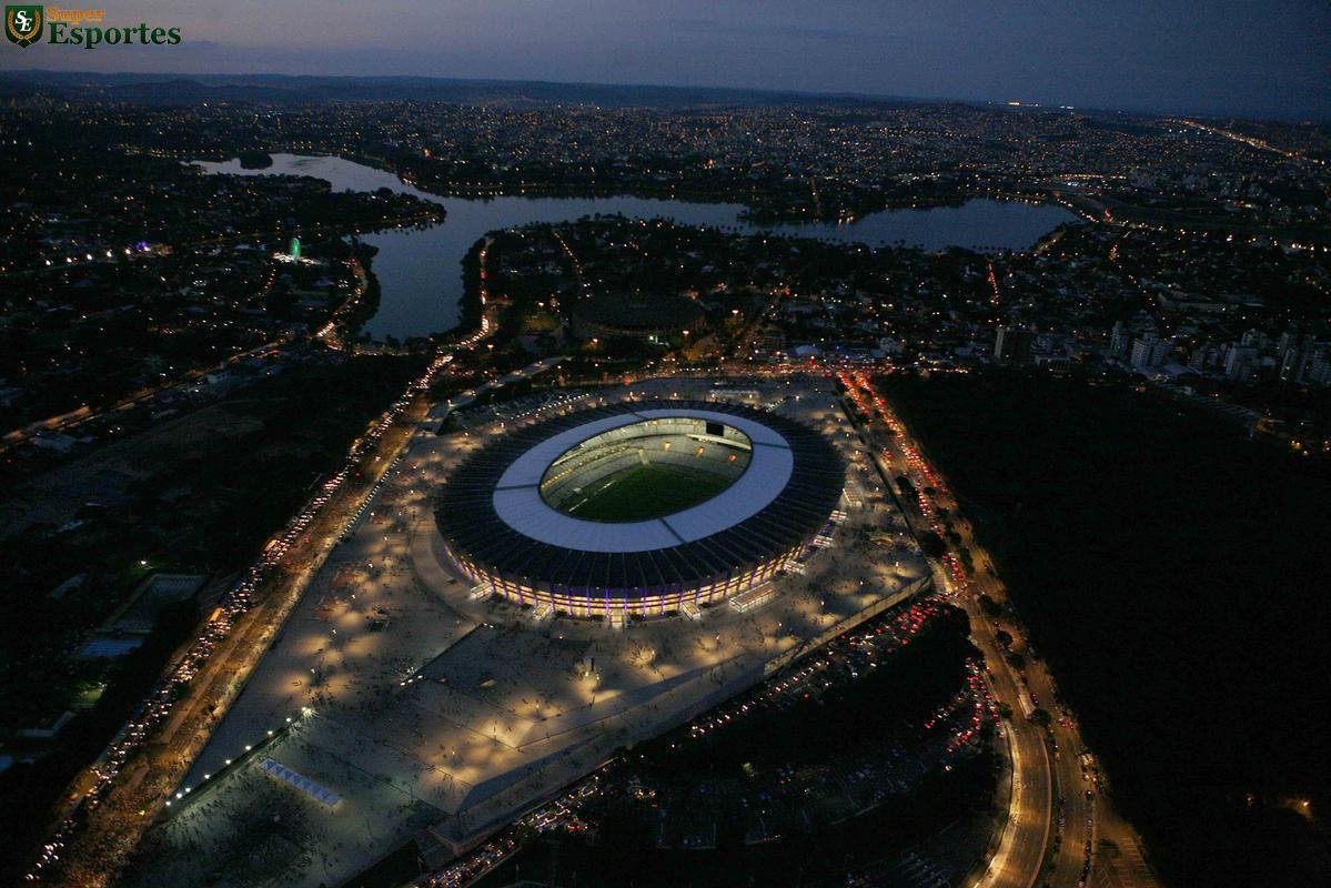 Em 2013, obras de modernizao concludas e estdio pronto para a Copa das Confederaes e, posteriormente, para a Copa do Mundo de 2014