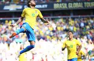 Seleo Brasileira venceu a Crocia por 2 a 0, com gols de Neymar e Roberto Firmino
