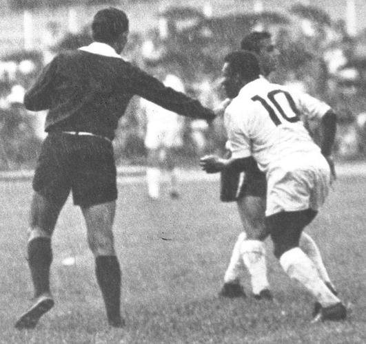 Fotos de Pelé com a camisa do Santos