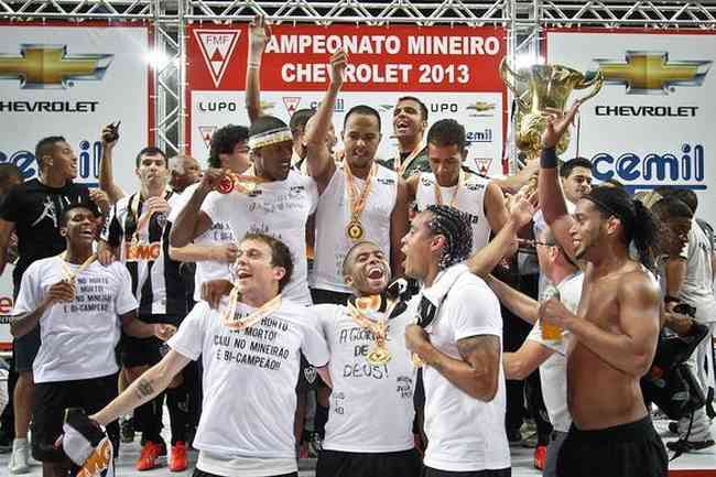 Ronaldinho celebrated the conquest of Mineiro