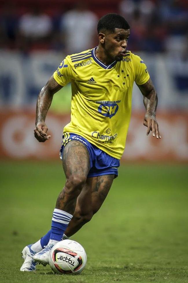 Fotos da partida entre Cruzeiro e Chapecoense, pela 24 rodada da Srie B do Campeonato Brasileiro. O jogo foi realizado neste sbado (13), no estdio Man Garrincha, em Braslia.