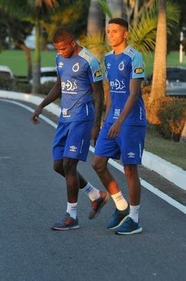 Cruzeiro iniciou sua intertemporada nesta segunda-feira na Toca da Raposa II. Tcnico Mano Menezes contou com elenco completo. Grupo agora comea preparao para decises com Atltico na Copa do Brasil, River Plate na Copa Libertadores e 29 rodadas restantes do Campeonato Brasileiro
