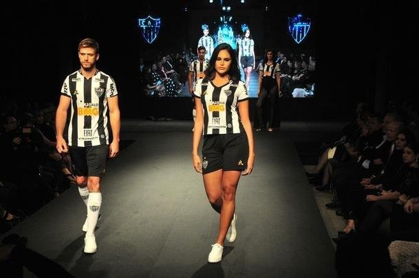 Nova coleo de uniformes do Atltico produzida pela fornecedora francesa Le Coq