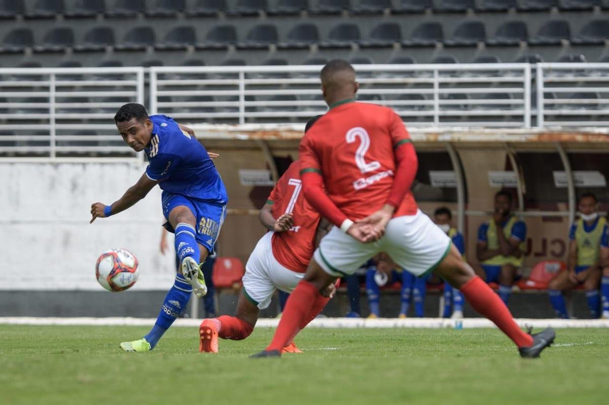 Boa e Cruzeiro se enfrentaram na manhã deste domingo de Páscoa na abertura da 7ª rodada