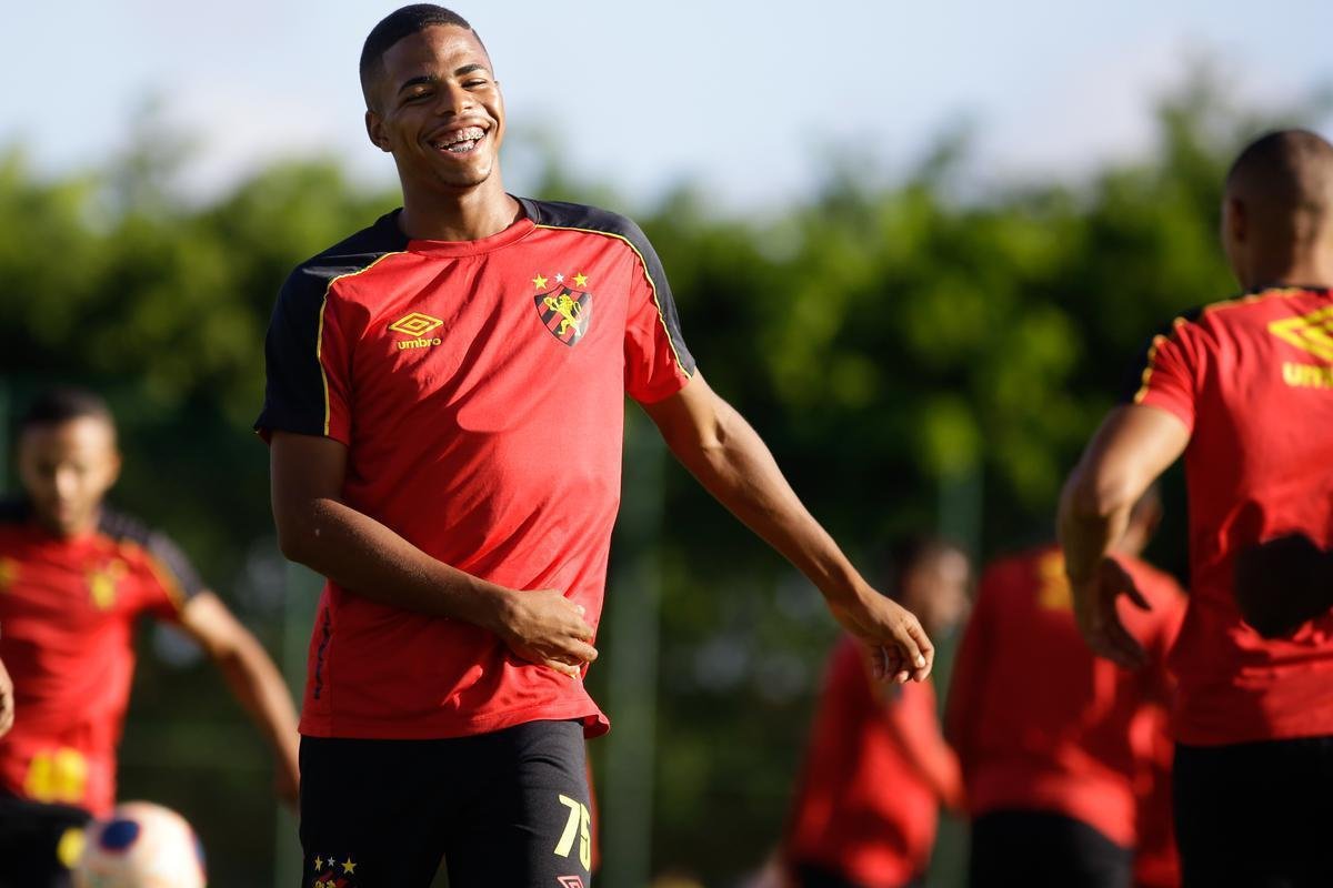 Atacante - Pedro Maranhão: tem apenas 59 minutos jogados na temporada e todos eles nas duas primeiras partidas do ano, ainda em janeiro com o técnico Guto Ferreira. Com Daniel Paulista, por sua vez, o atleta de 21 anos ainda não foi relacionado.